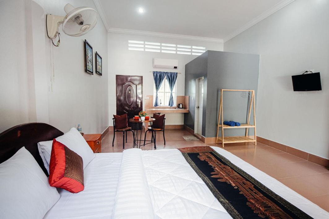 Lea'S Guesthouse And Restaurant Kampot Dış mekan fotoğraf
